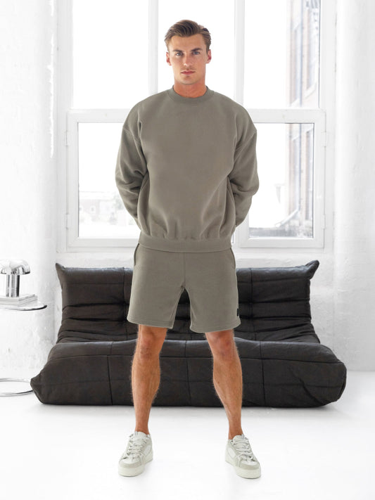 Men's Relaxed Fit Crew Neck Jumper in Safari Green – view 2