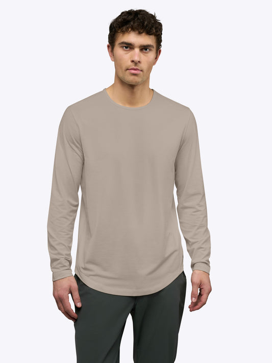 Men's Long Sleeve Curved Hem T-Shirt in Cashmere – view 2