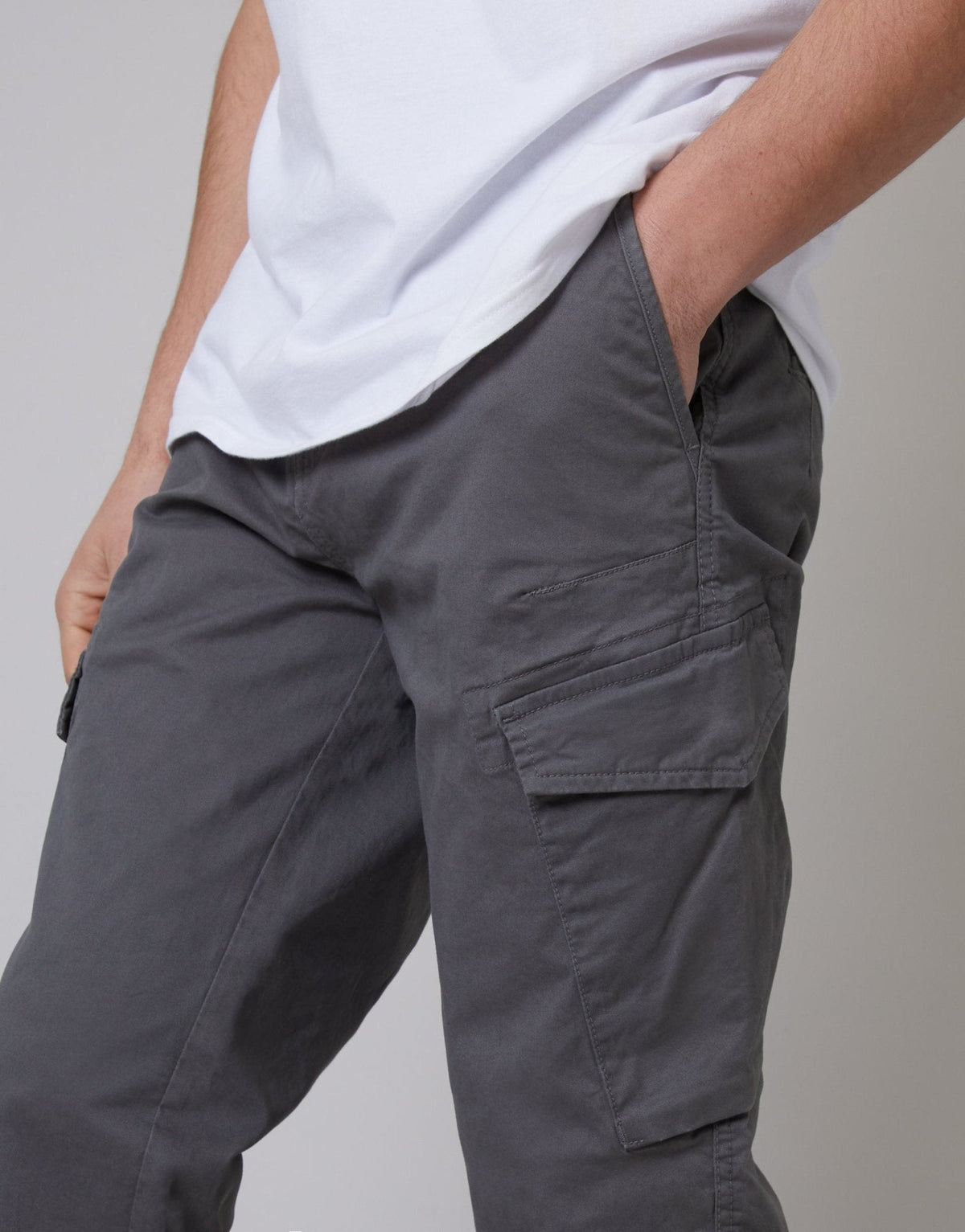 Men's Slim Fit Stretch Cotton Cargo Trousers in Slate Grey – view 4