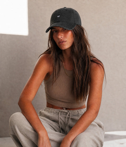 Sí Men's Embroidered Washed Cotton Baseball Cap in Black – view 2
