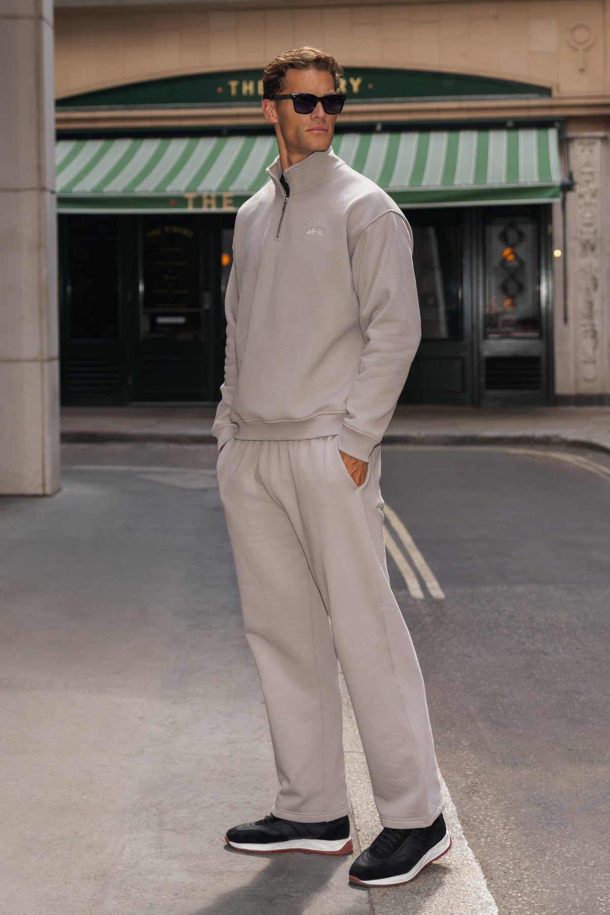 Milan Men's Heavyweight Brushed Cotton Joggers – view 9