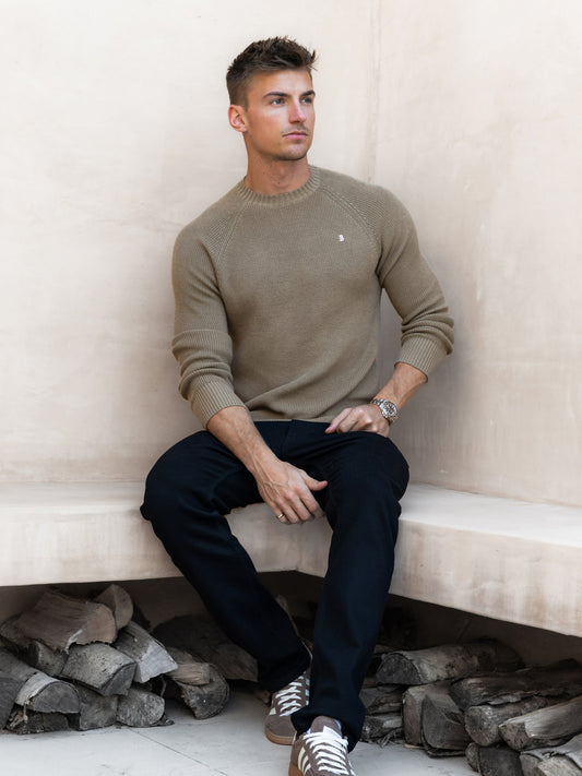 Olton Men's Easy Layering Jumper for Cool Country Walks in Safari Green – view 2