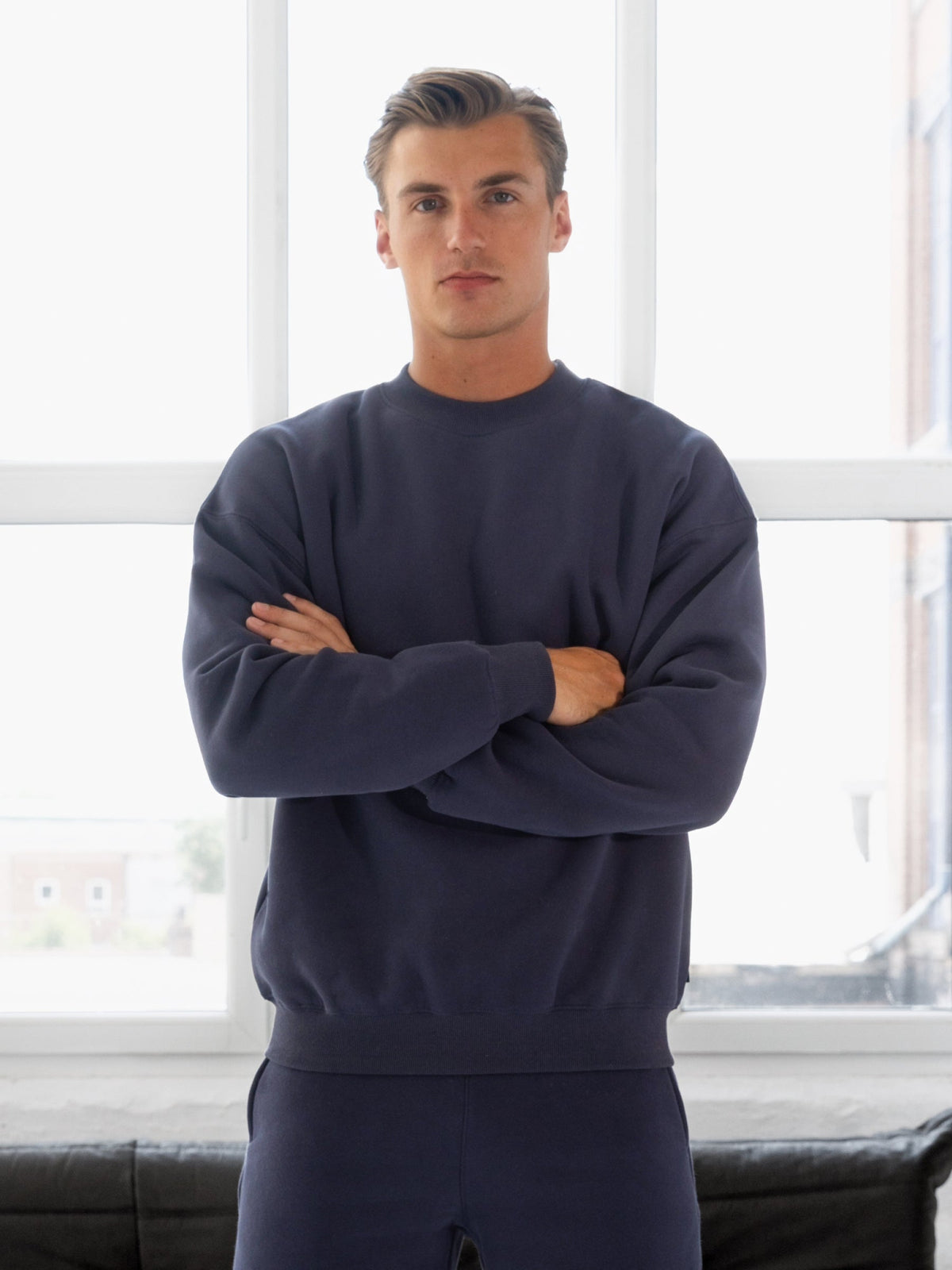 Men's Relaxed Fit Crew Neck Jumper in True Navy – view 3