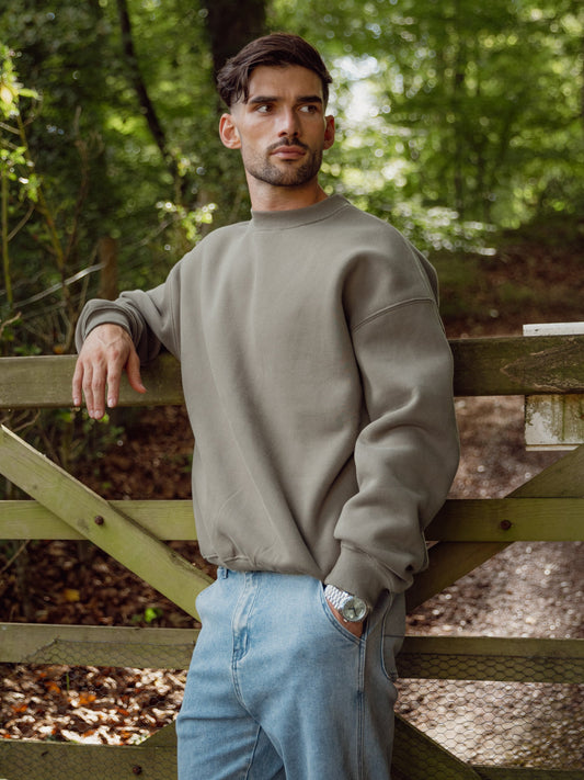 Men's Relaxed Fit Crew Neck Jumper in Safari Green – view 1