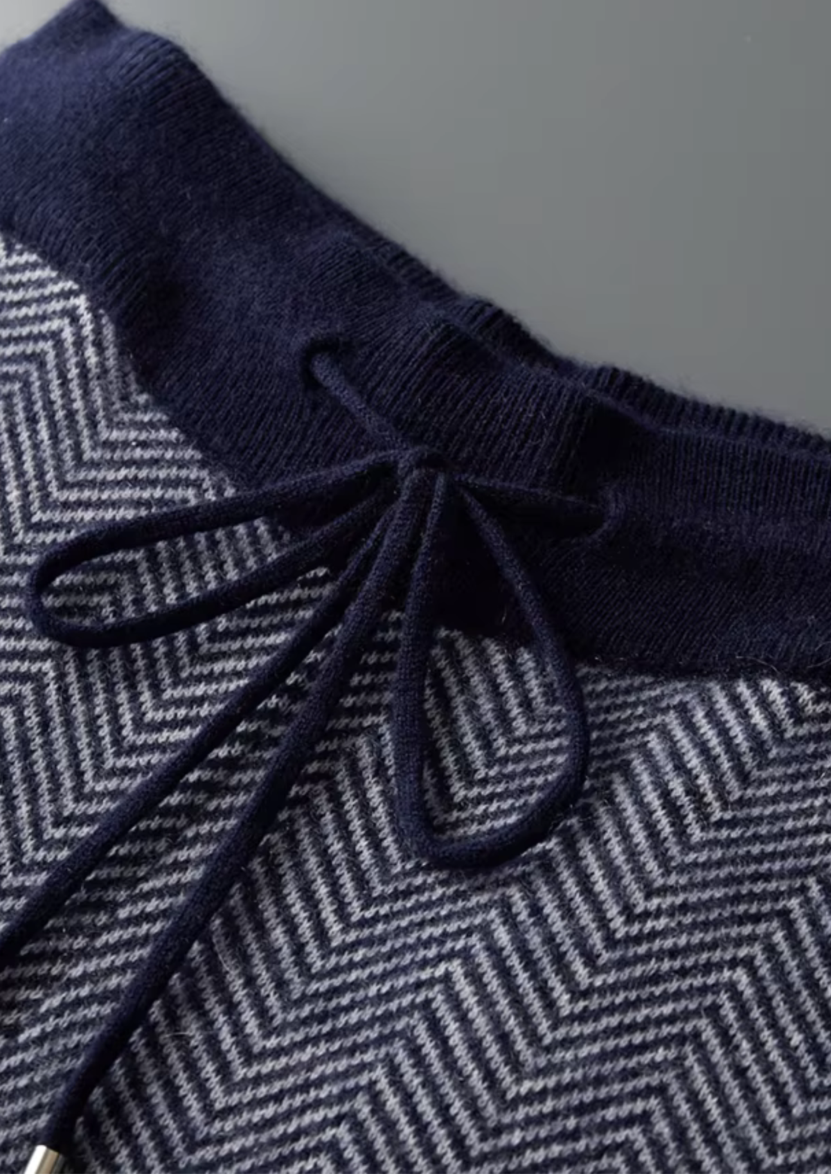 Men's Laid-Back Layered Two-Piece Knit Set in Navy Blue – view 5