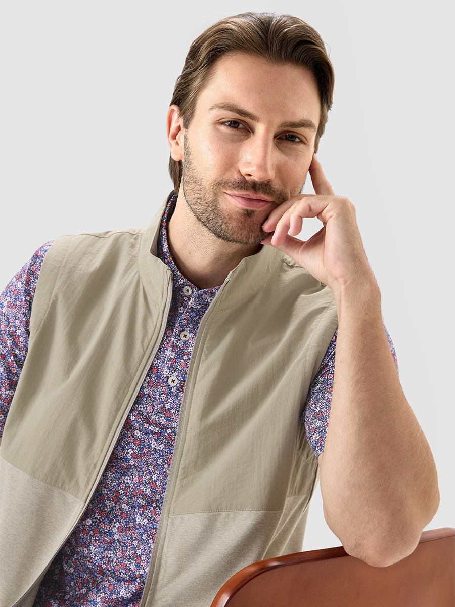 Men's Colour Block Full-Zip Golf Gilet – view 3