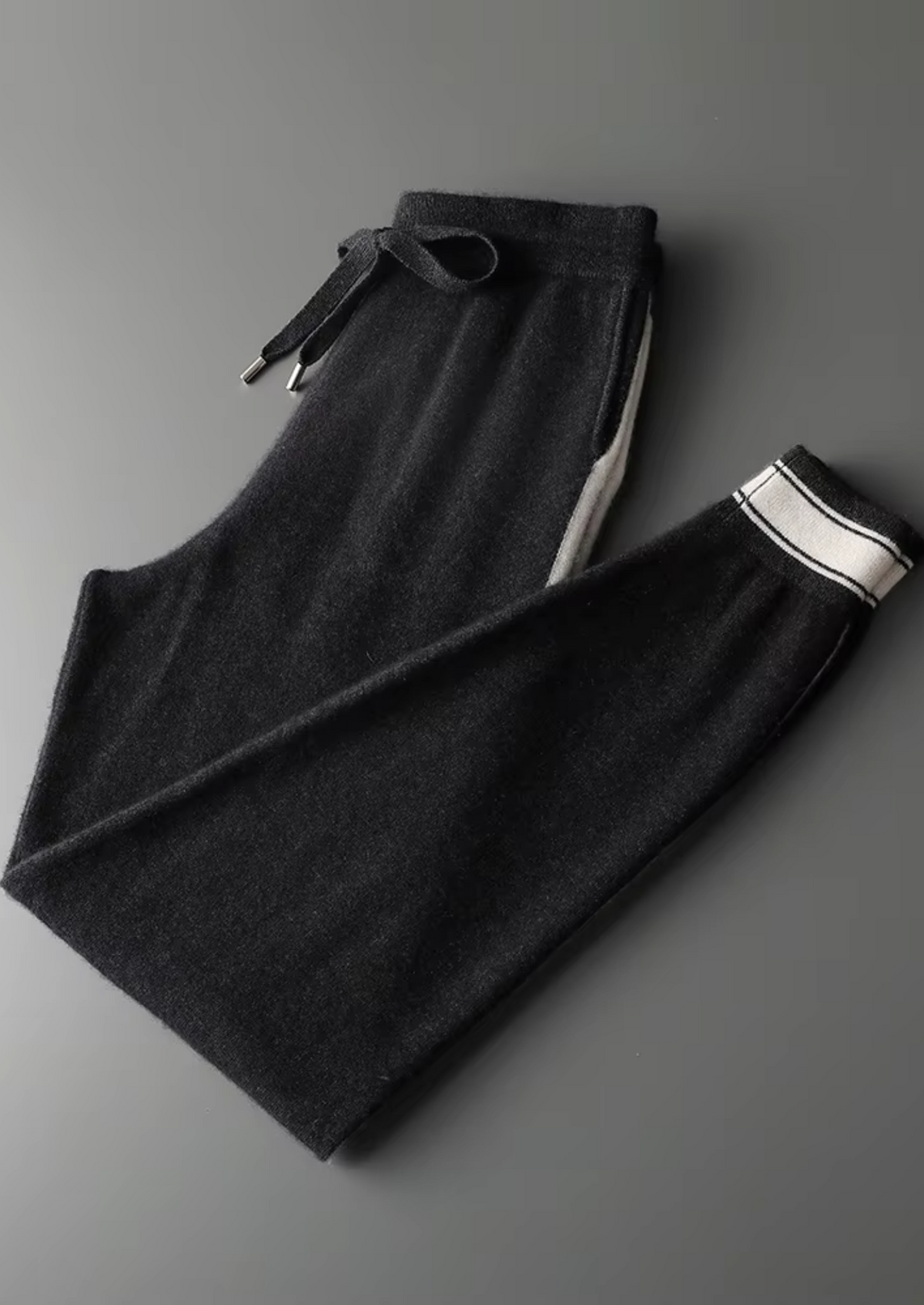 Vienna Men's Cashmere Leisure Set in Black – view 3