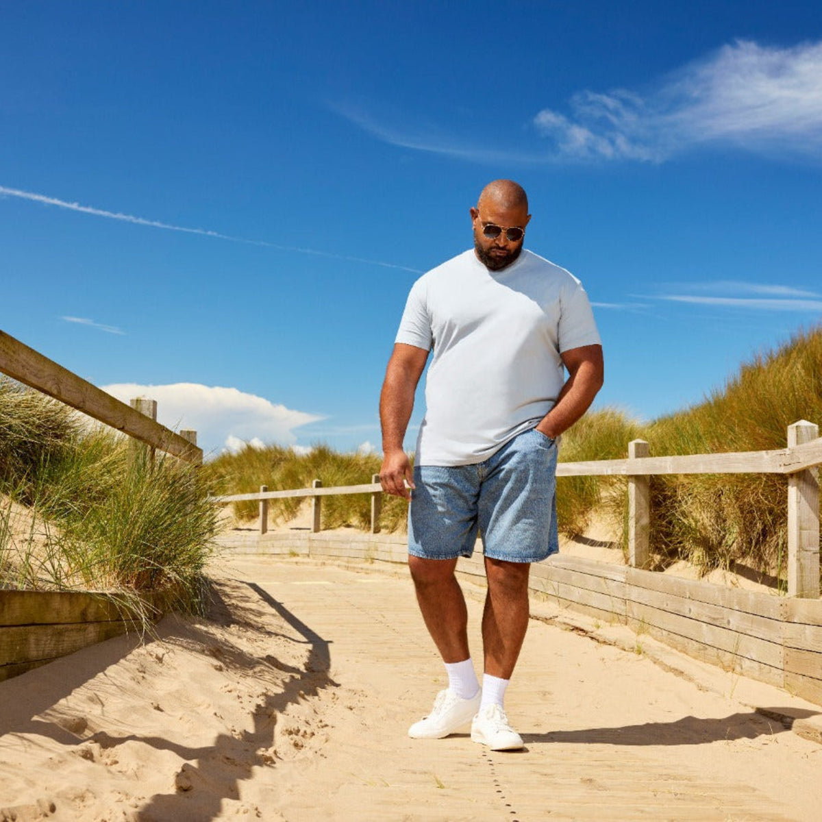 Men's Cotton Blend Crew Neck T-Shirt in Quarry – view 3