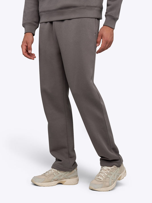 Men's Brushed Fleece Straight-Leg Sweatpants in Charcoal – view 1
