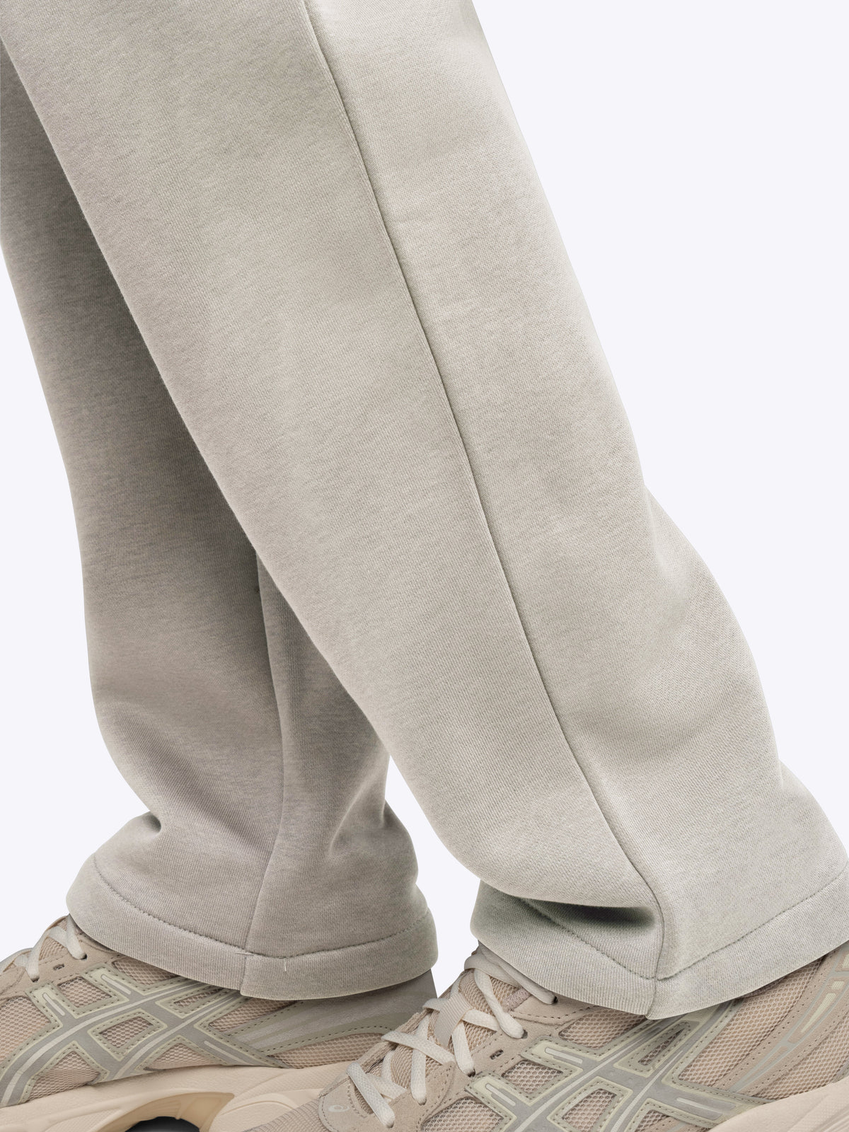 Men's Brushed Fleece Straight-Leg Sweatpants in Parchment – view 3