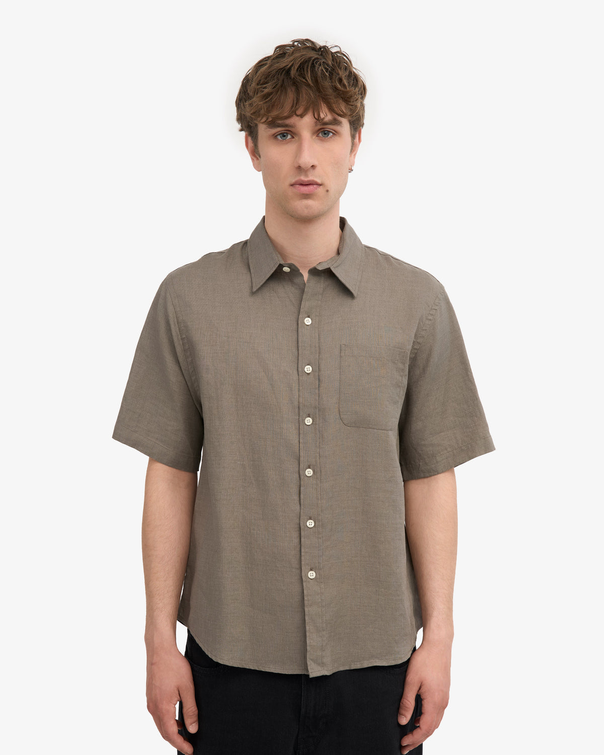 Men's Short Sleeve Linen Shirt in Dusty Olive – view 2