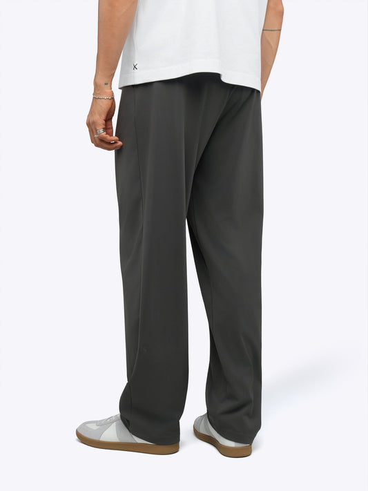 Men's Relaxed Pleated Performance Trousers – Lightweight Breathable Stretch, Clean Matte Finish | Dark Graphite