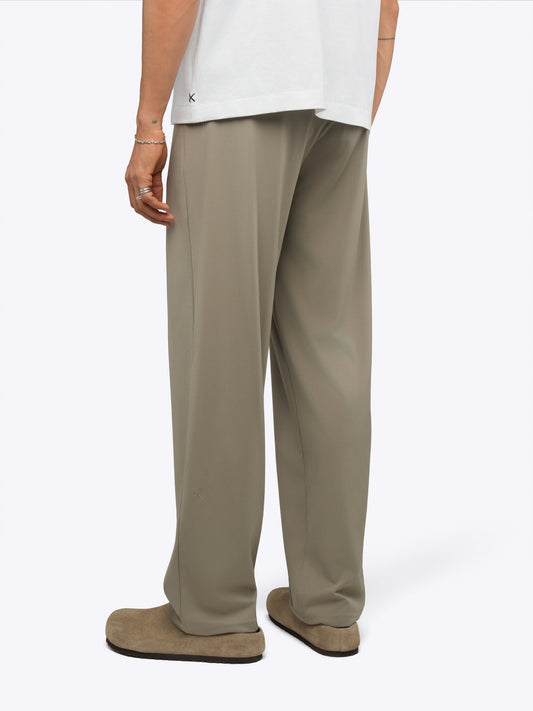 Men's Relaxed Pleated Performance Trousers – Lightweight Breathable Stretch, Clean Matte Finish | Driftstone