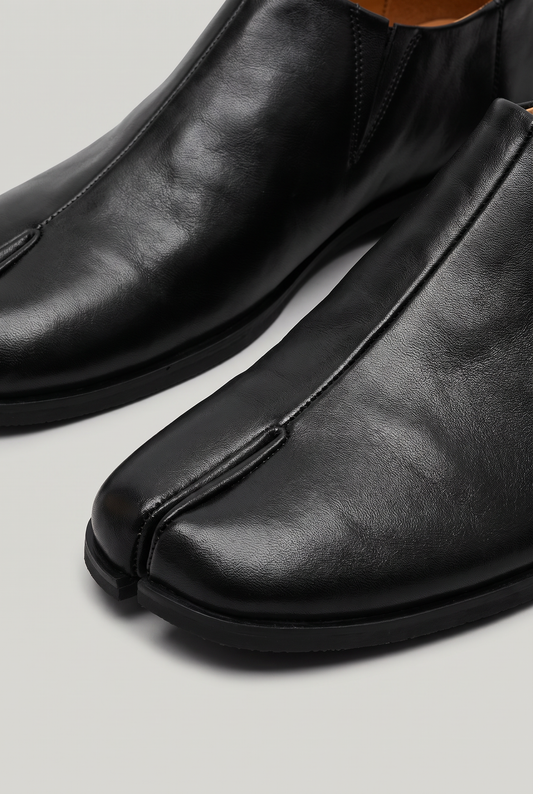 Men's Split-Toe Slip-On Shoes in Black – view 2