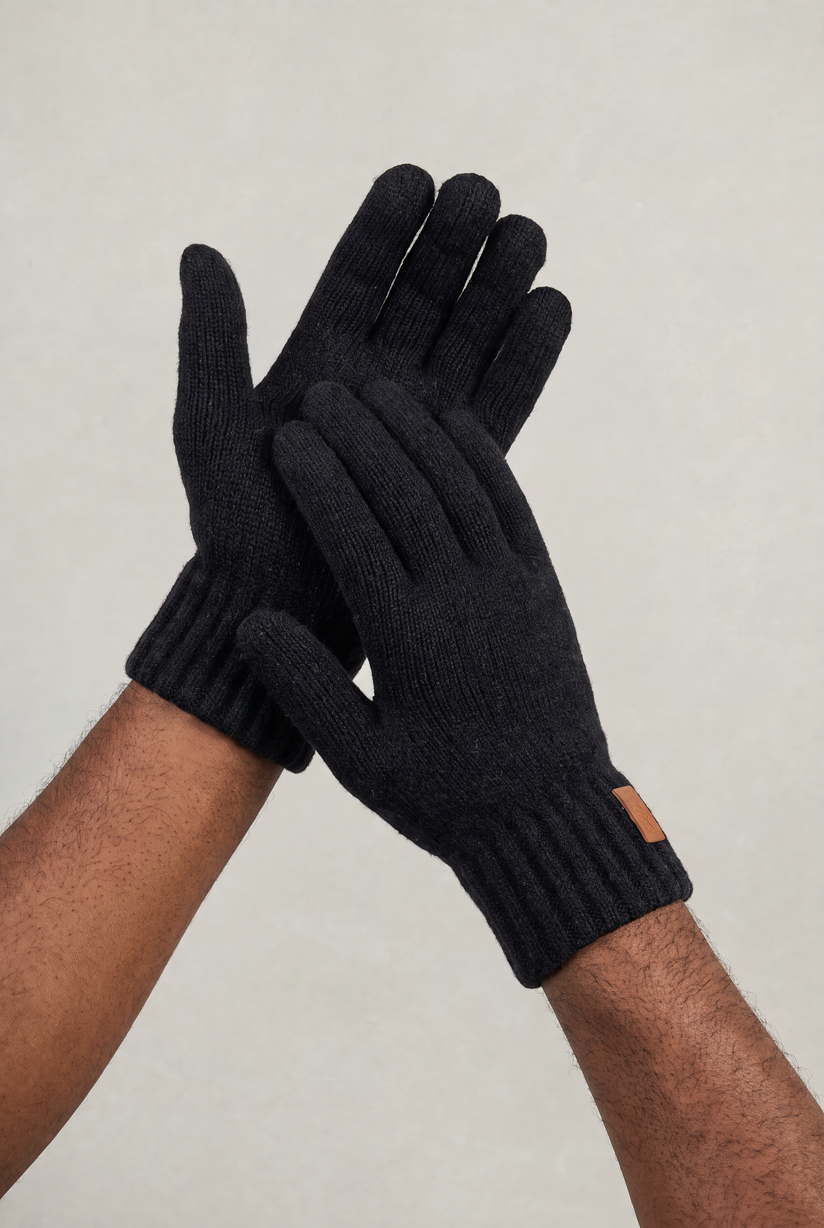 Men's Alpaca Wool Touchscreen Gloves – Full-Finger Knit Winter Gloves with Elasticated Cuffs, One Size – view 2