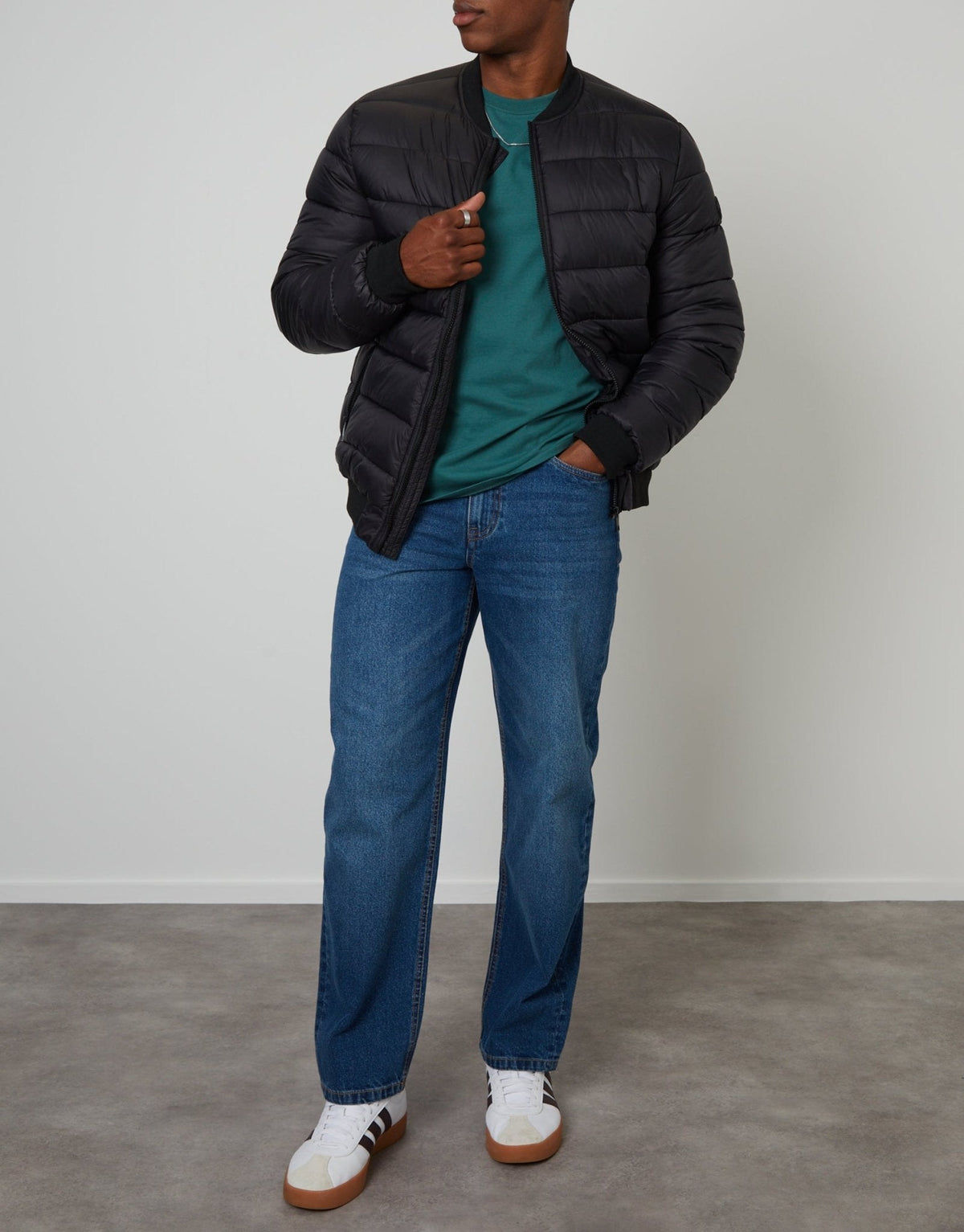 Loose Fit Jeans in Mid Wash by SATRI & CO. – product view 2