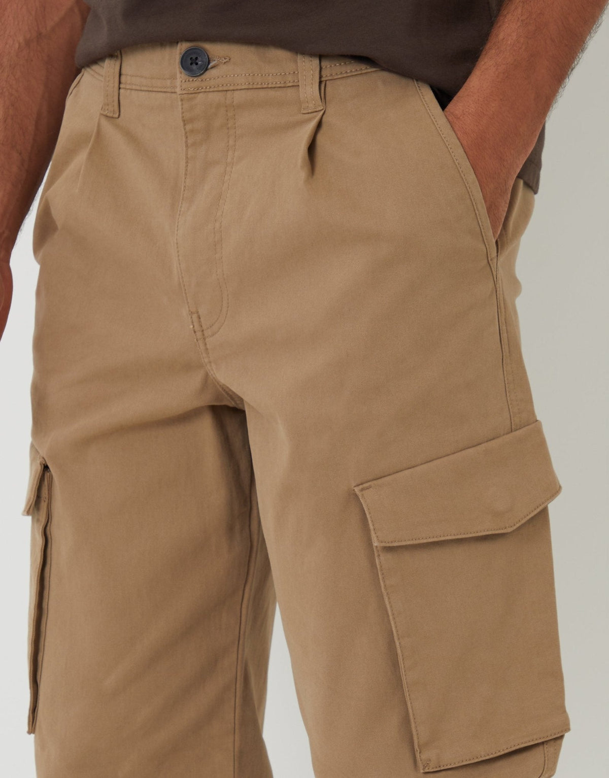 Men's Relaxed Fit Stretch Cargo Chino Trousers in Dark Stone – view 4