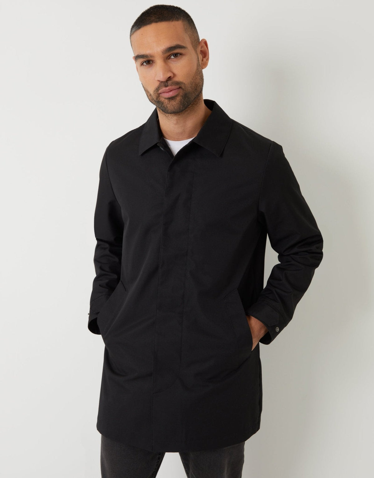 The Ultimate Showerproof Mac in Black by SATRI & CO. – product view 5