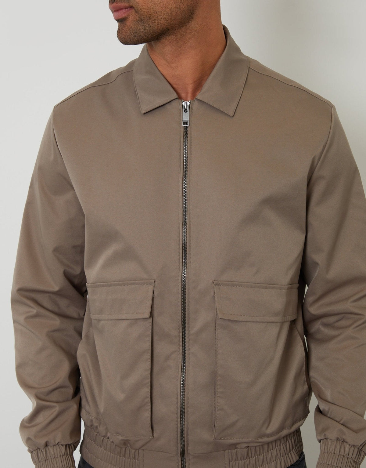 Men's Showerproof Stretch Utility Jacket in Taupe – view 5