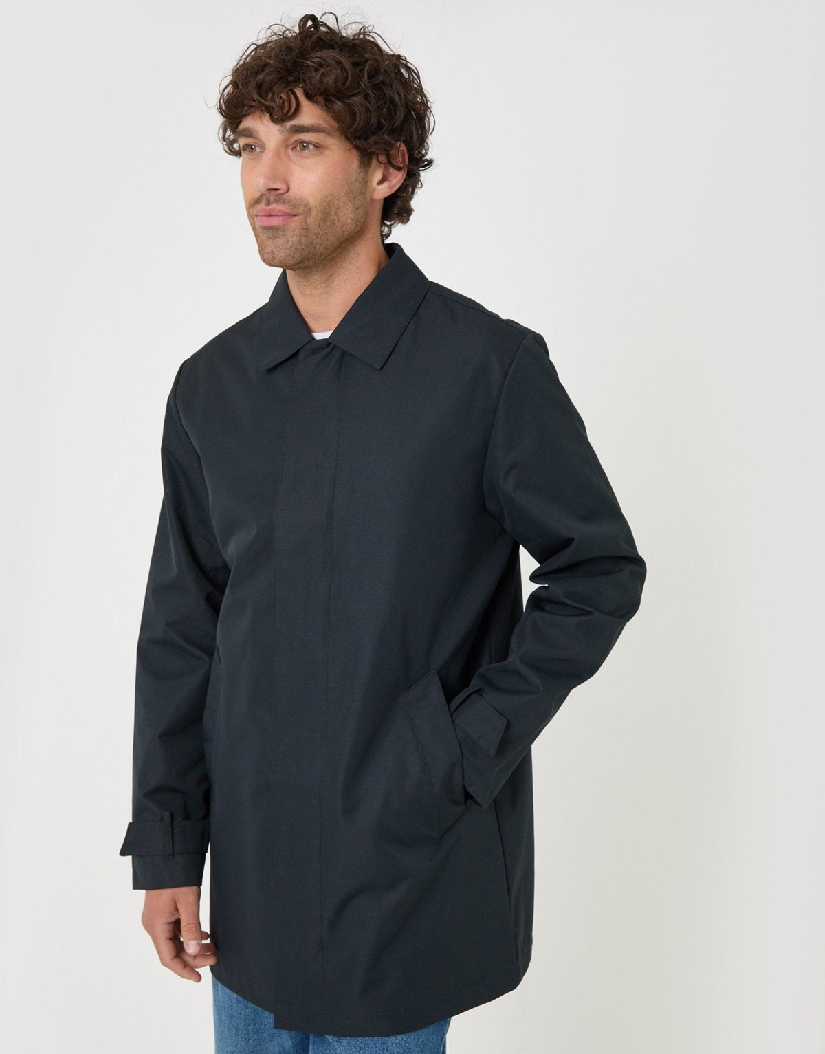 Men's Smart Longline Mac for Office Commutes in Navy – view 1