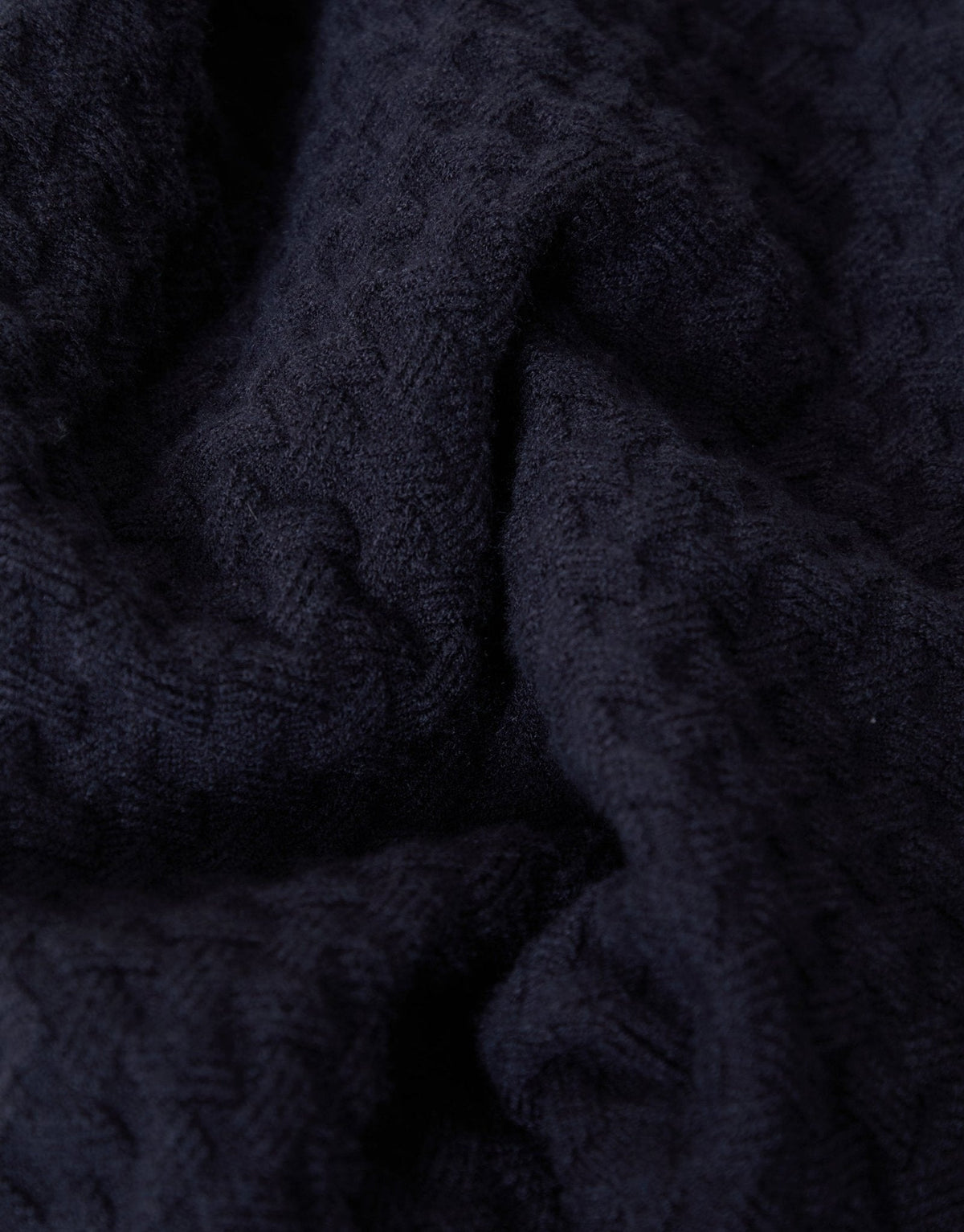 Men's Warm Weekend Jumper for Winter Walks in Navy – view 6