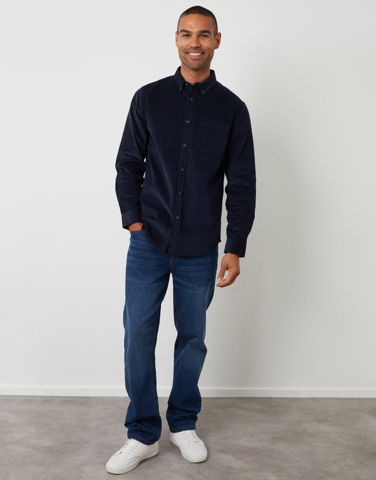 Men's Corduroy Shirt in Navy – view 3