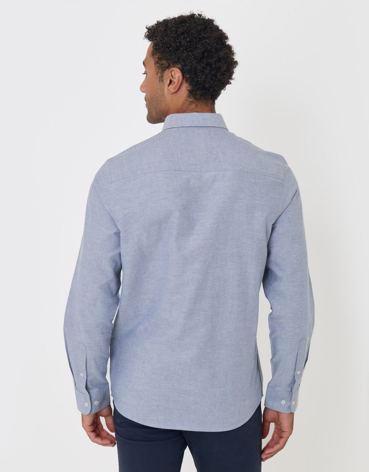 Men's Classic Cotton Oxford Shirt in Light Blue – view 2