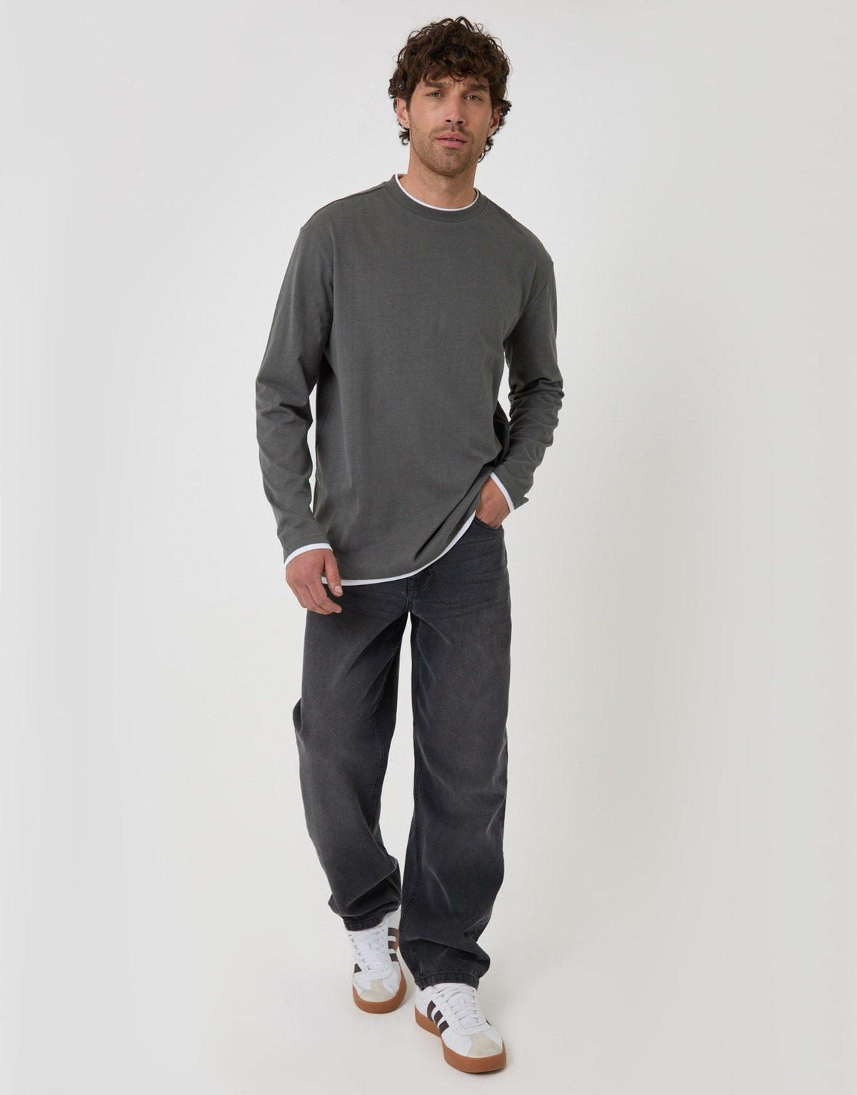 Men's Soft-Touch Long Sleeve T-Shirt for Lounging in Charcoal Grey – view 1