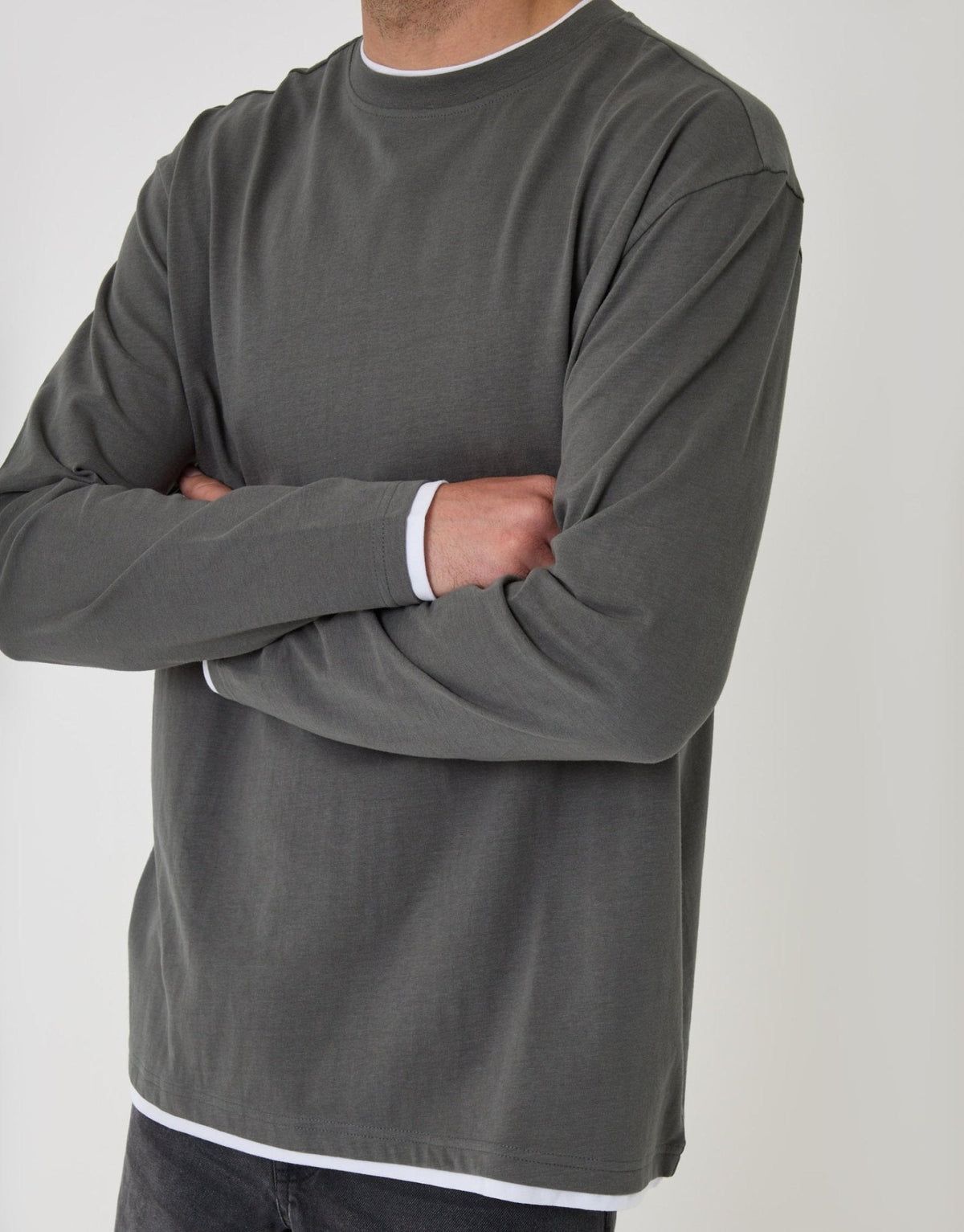Men's Soft-Touch Long Sleeve T-Shirt for Lounging in Charcoal Grey – view 4