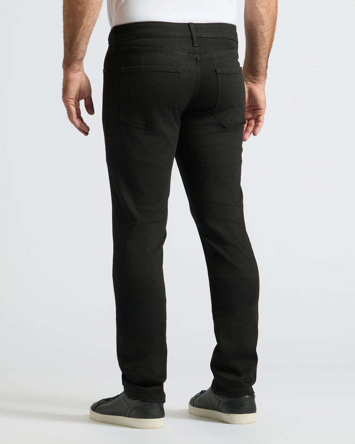 Men's Straight Comfort Stretch Jeans 2-Pack – 4-Way Stretch, Five Pockets, Slight Taper | Black & Indigo Wash