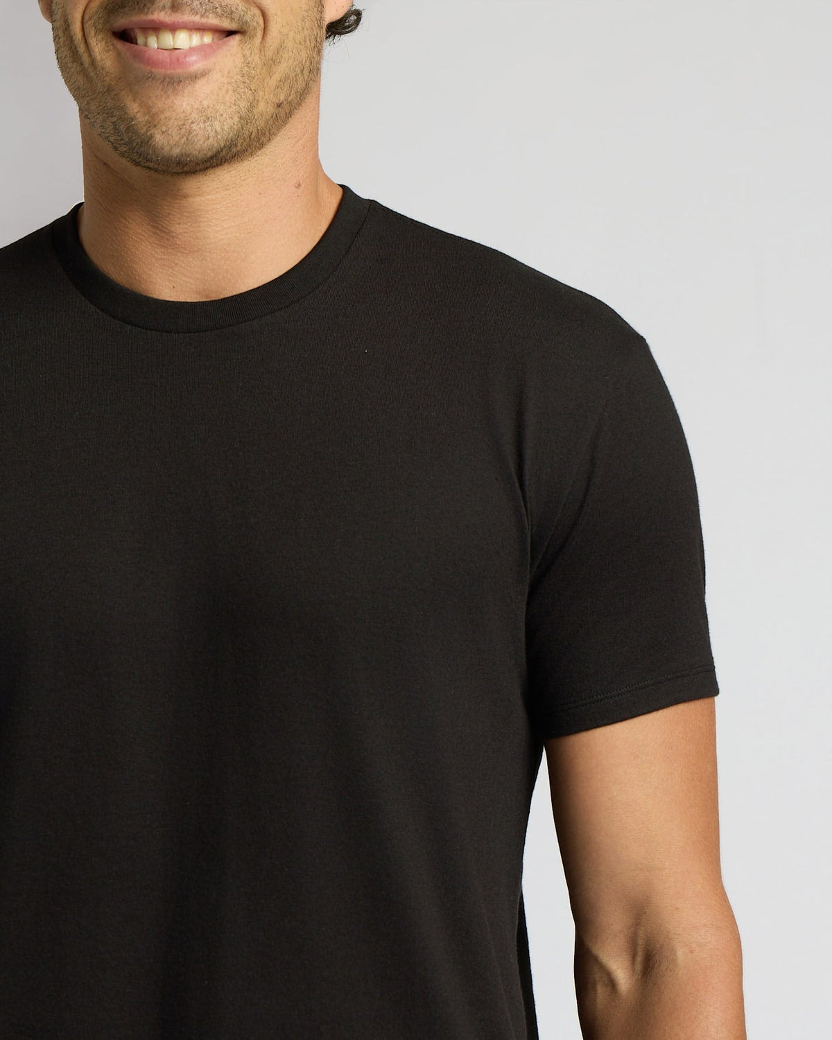 Men's Short-Length Crew Neck T-Shirt 3-Pack – Short Sleeve, 5 cm Shorter Body, Soft Stretch | Black – view 8