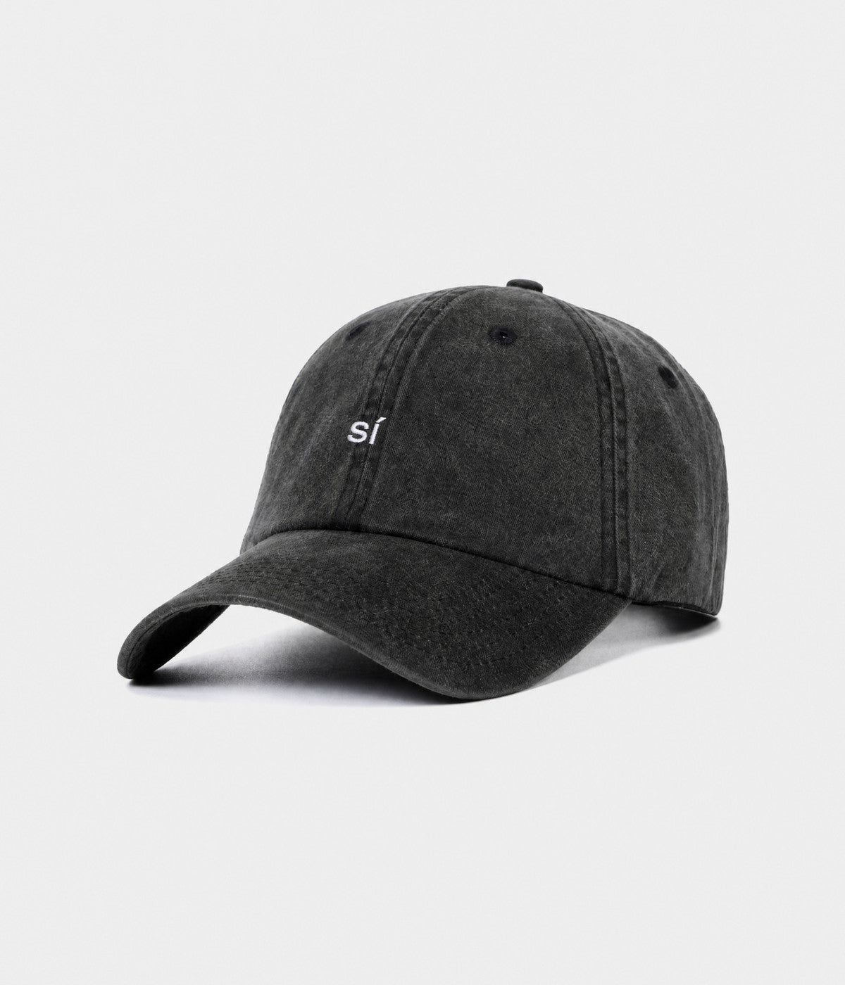 Sí Men's Embroidered Washed Cotton Baseball Cap in Black – view 3