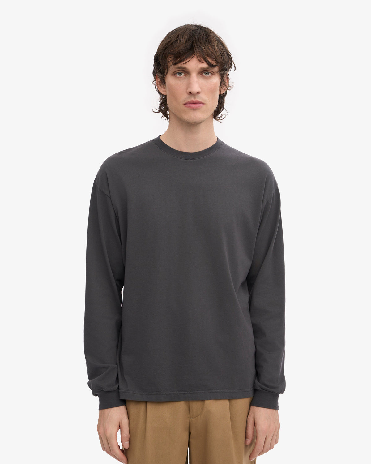 Men's Organic Cotton Oversized Long Sleeve T-Shirt in Lava Grey – view 2